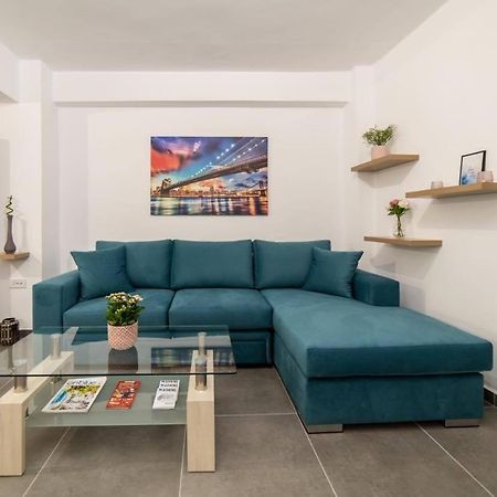 Brand New Aprt With Backyard In Lycabettus Hill ! Apartment เอเธนส์ ภายนอก รูปภาพ