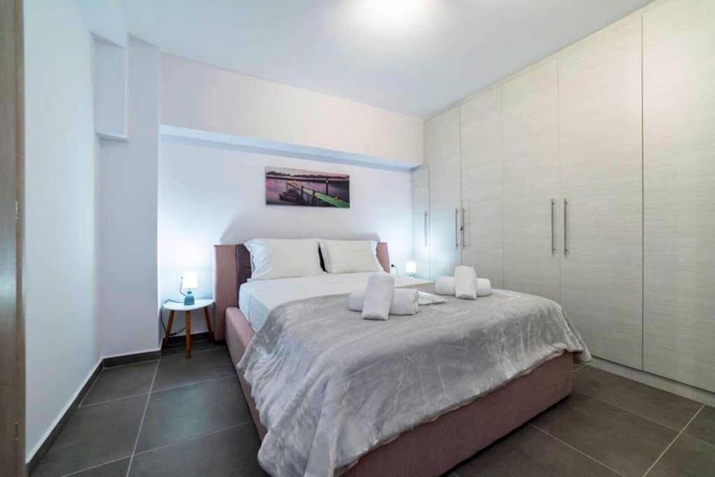 Brand New Aprt With Backyard In Lycabettus Hill ! Apartment เอเธนส์ ภายนอก รูปภาพ