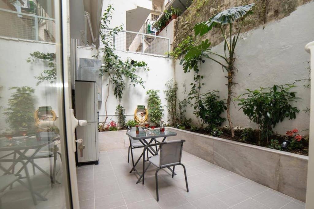 Brand New Aprt With Backyard In Lycabettus Hill ! Apartment เอเธนส์ ภายนอก รูปภาพ