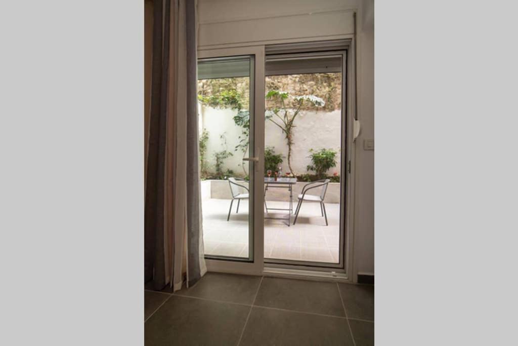 Brand New Aprt With Backyard In Lycabettus Hill ! Apartment เอเธนส์ ภายนอก รูปภาพ
