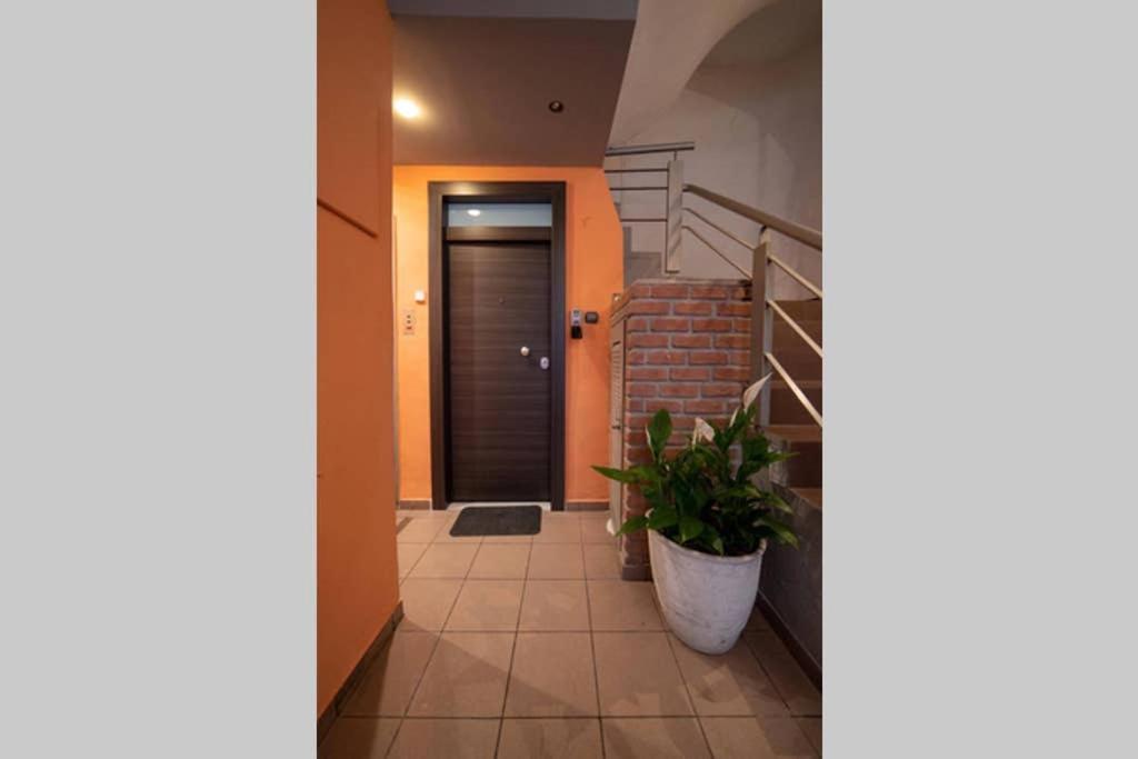 Brand New Aprt With Backyard In Lycabettus Hill ! Apartment เอเธนส์ ภายนอก รูปภาพ