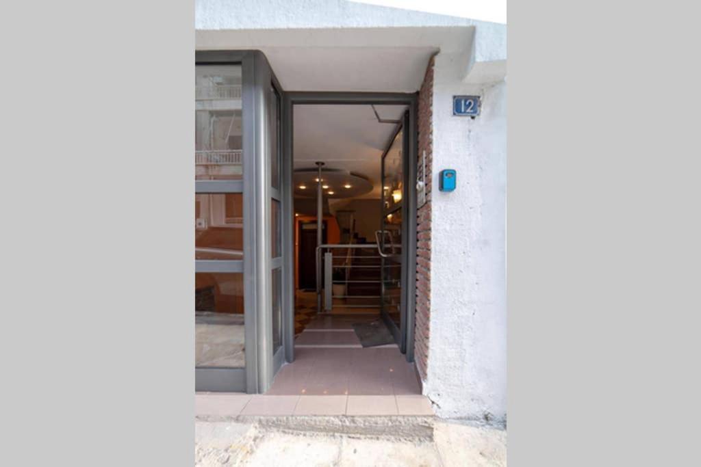 Brand New Aprt With Backyard In Lycabettus Hill ! Apartment เอเธนส์ ภายนอก รูปภาพ